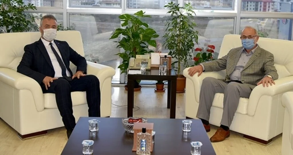 Rektör Ünal 19 Mayıs Belediye Başkanı'nı konuk etti