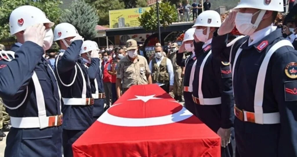 Şehit Yılmaz'a yürek yakan veda 