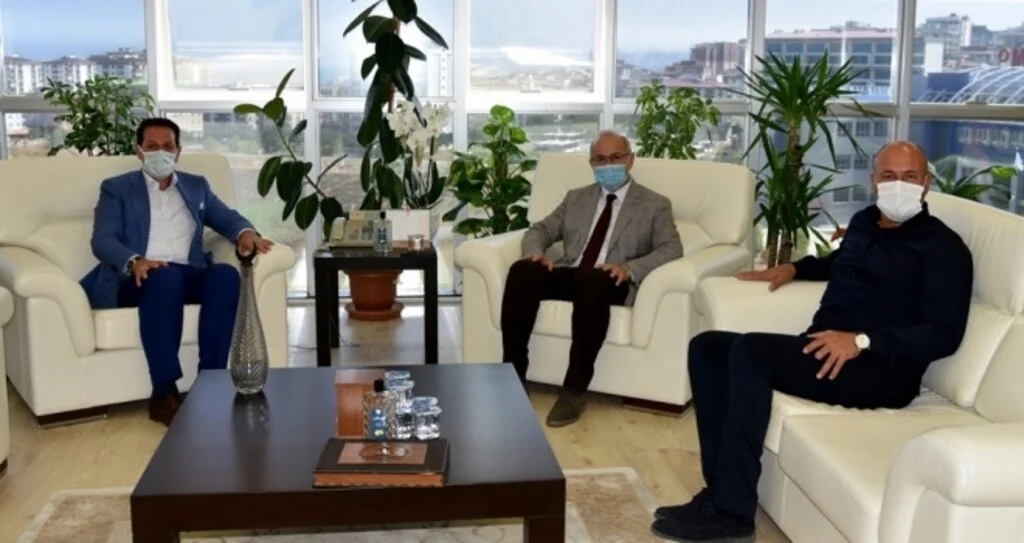 Tekkeköy Belediye Başkanı Hasan Togar ve Erdoğan Tok'tan Rektör Ünal'a ziyaret