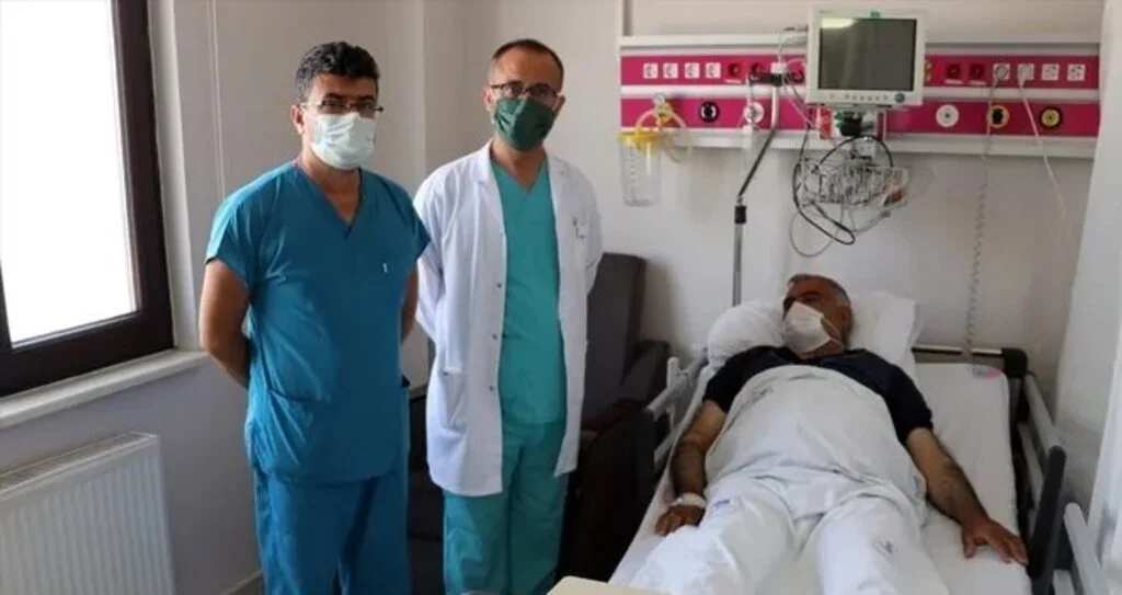Virüs kapmaktan korkup hastaneye gitmeyince Bakın Başına Ne Geldi!