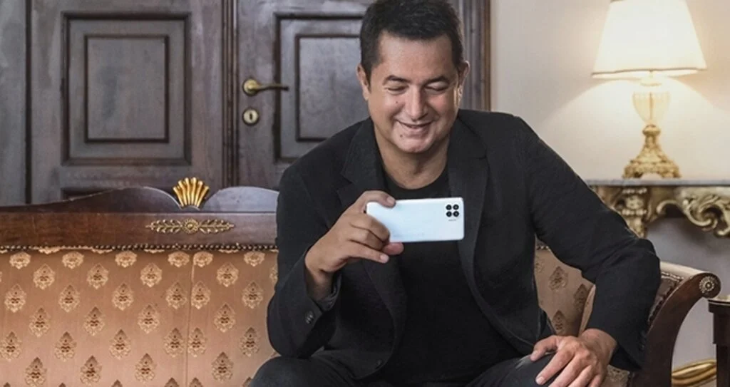 Acun Ilıcalı OPPO'nun Reno4 Serisi İçin Ekran Karşısına Geçti