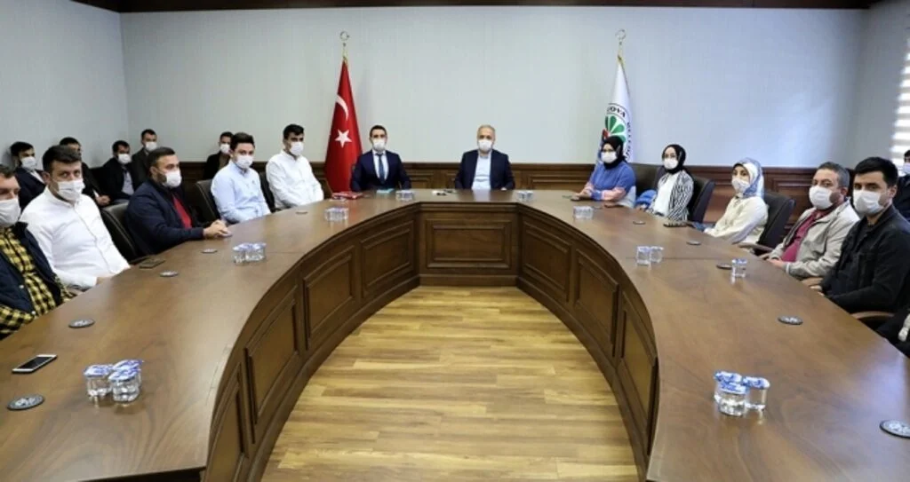 AK gençlikten yardım eli uzandı