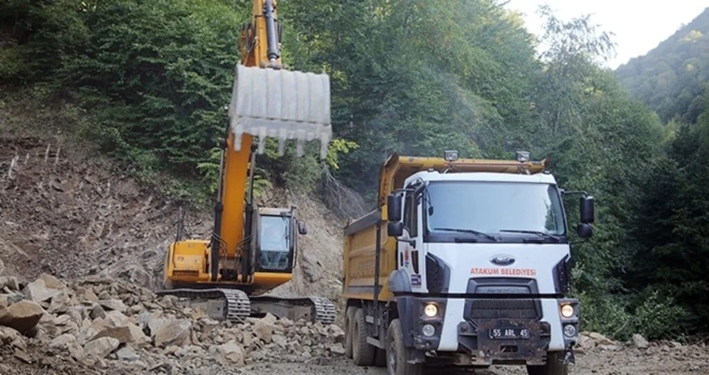 Atakum Belediyesi’nin kentte yeni açtığı yollar 100 kilometreyi aştı