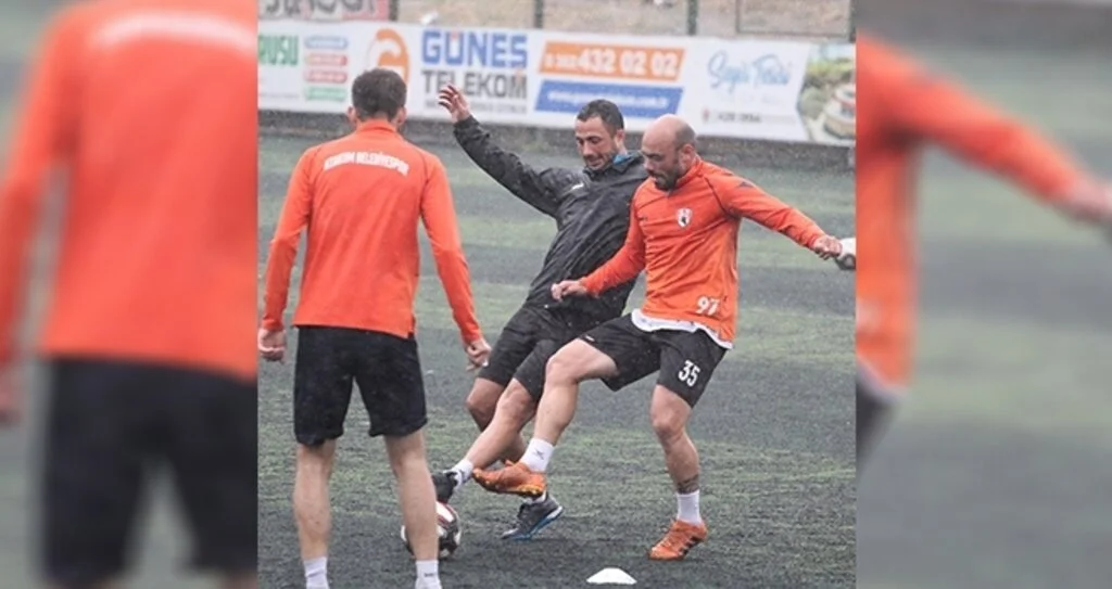 Atakum Belediyespor Yağmura Rağmen Çalıştı