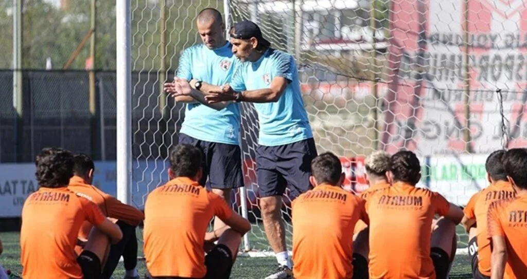 Atakum Belediyespor'un A Takımı Sıkı Çalışıyor