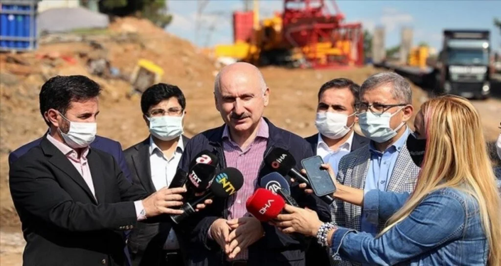 Bakan Karaismailoğlu: Çamlıca Tepesi'ndeki 28 devasa antenin tamamı kaldırıldı