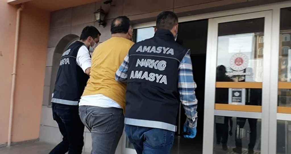 Bin 570 gram bonzai yakalandı