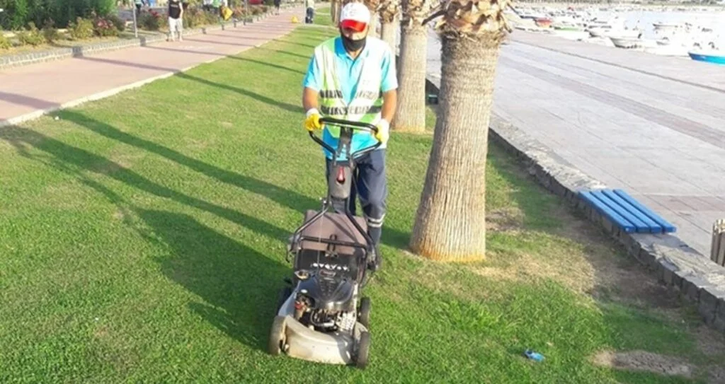 Büyükşehir Atakum sahiline el attı 