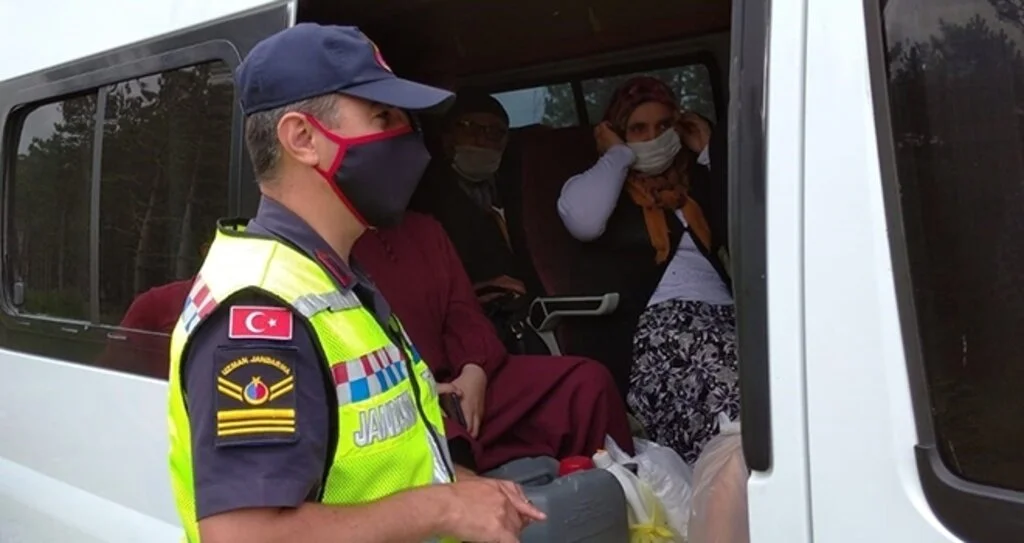 Jandarmadan yol denetimi