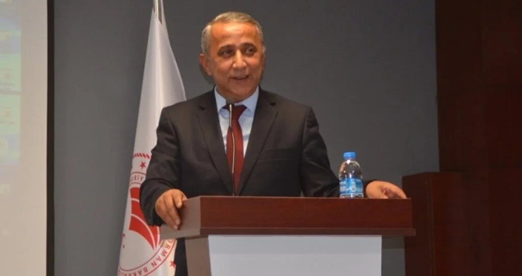 Müdürden Bafralı dondurmacılara tüyo