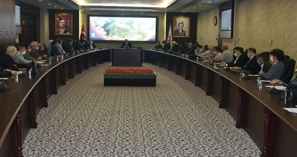 OMÜ eğitimde revizyona girdi