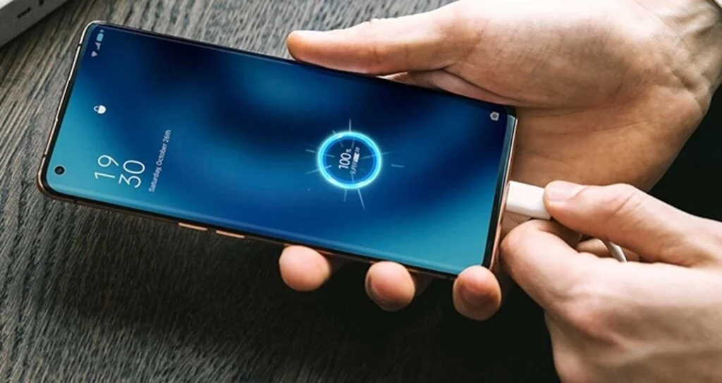 OPPO'nun Hızlı Şarj Teknolojilerinin Arkasındaki Hikaye