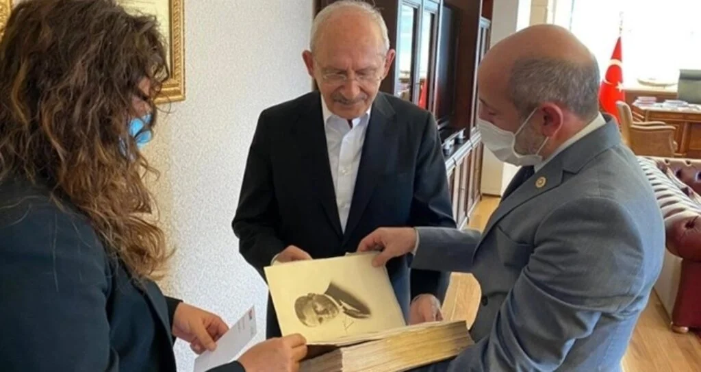 Osmanlıca Nutuk CHP müzesinde