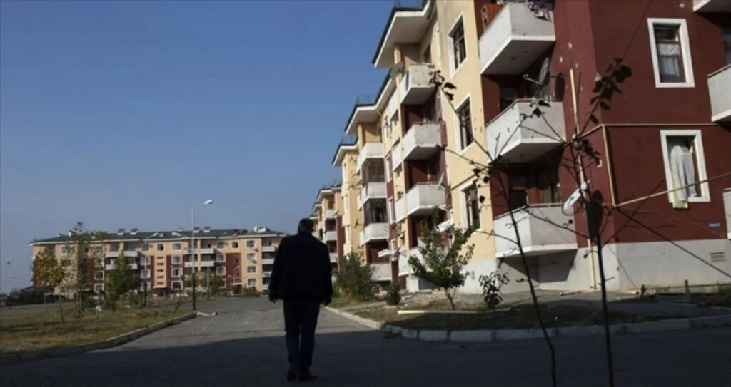 Sığınaklarda yaşayan Terter sakinleri hayati tehlikeye rağmen kenti terk etmiyor