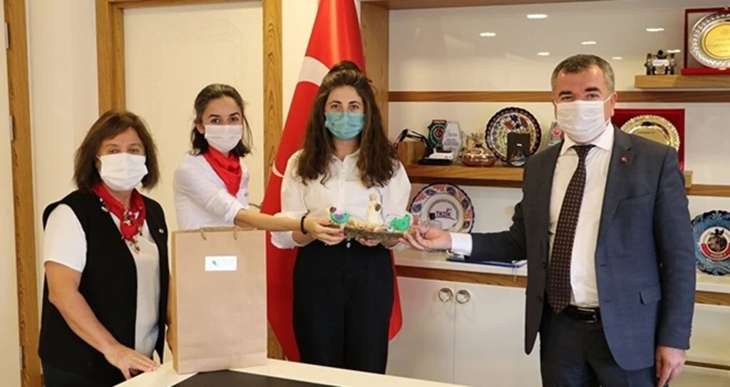 Üreten kadınlardan teşekkür ziyareti