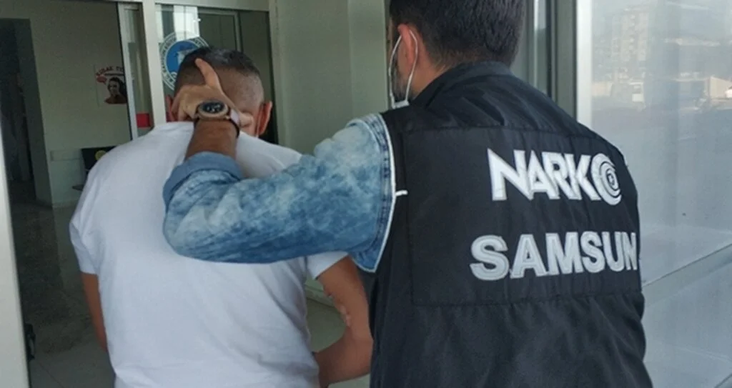 Uyuşturucu ticaretinden 2 kişi tutuklandı