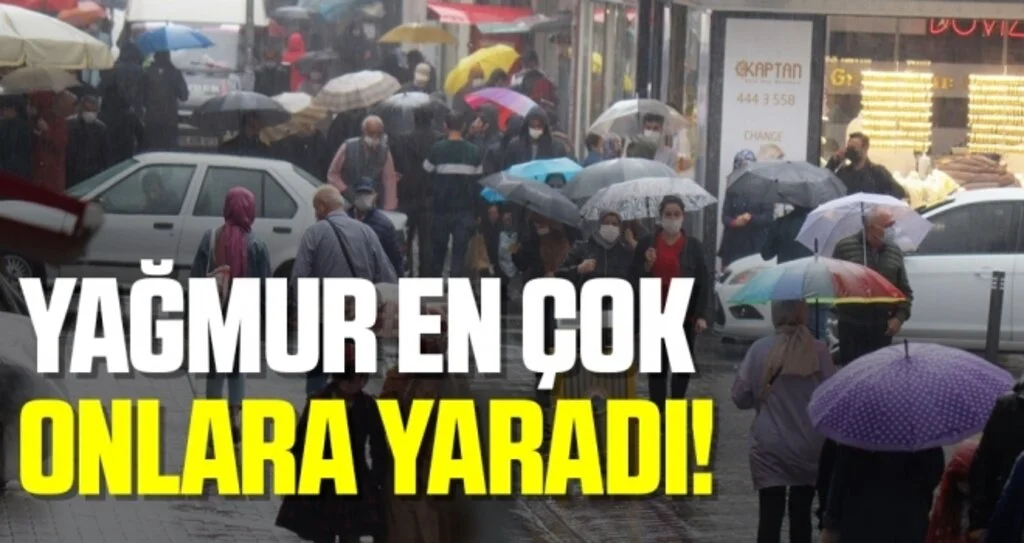 Yağmur şemsiyecilerin işine yaradı