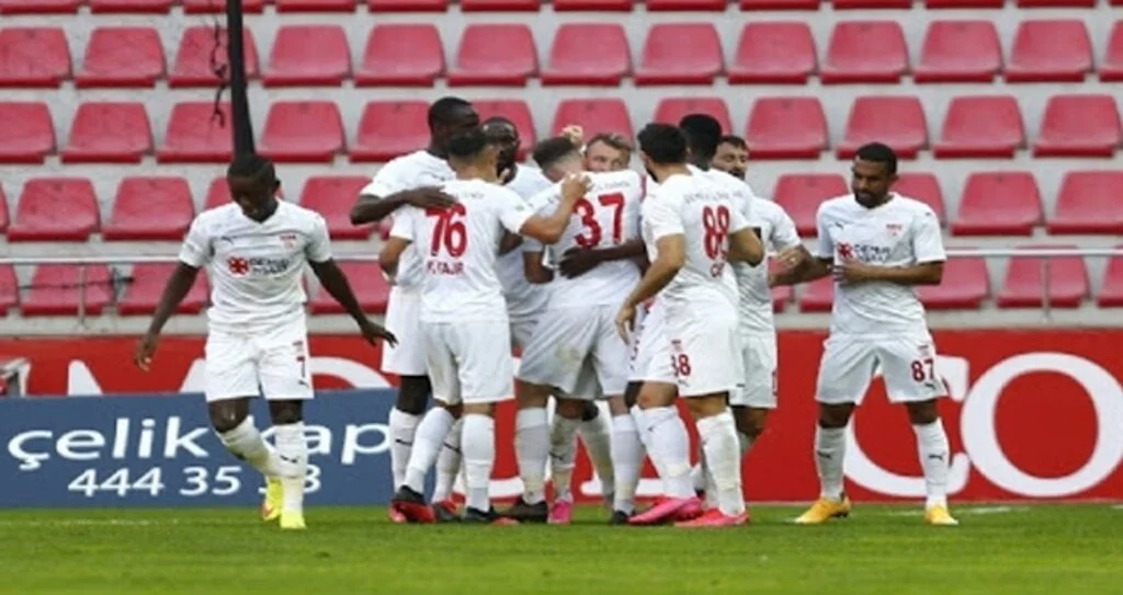 Yiğidolar Tekrar Sahnede!