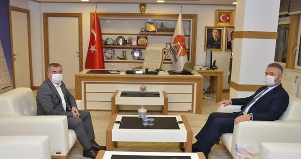 19 Mayıs Belediye Başkanı Topaloğlu’ndan Başkan Özdemir’e ziyaret