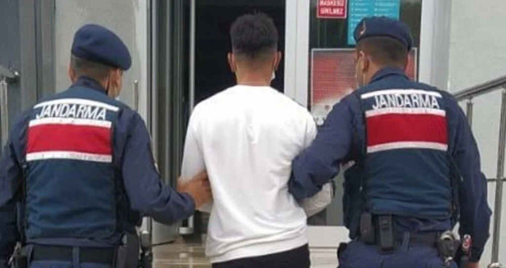 4 yıl 10 ay hapis cezası bulunan şahıs jandarma tarafından yakalandı