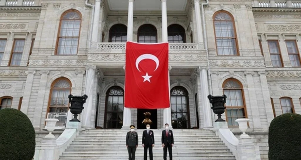 Ata, Son Nefesini Verdiği Dolmabahçe Sarayı'nda Anıldı