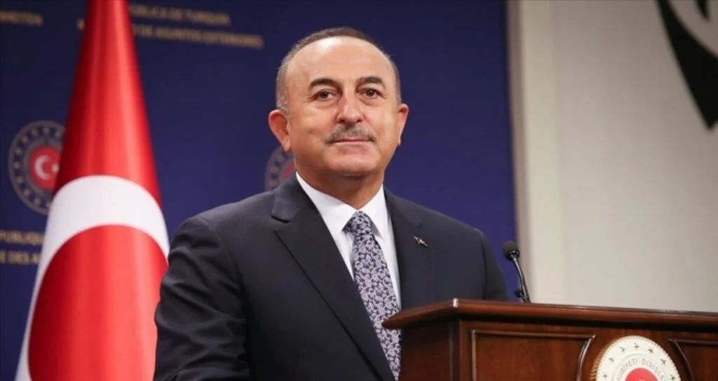 Bakan Çavuşoğlu: Avusturya'daki terör saldırısında 2 vatandaşımız canlarını hiçe sayarak teröristlere müdahale etti