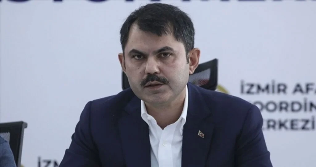 Bakan Kurum: İzmir'de bugüne kadar 4 bin 424 binada hasar tespit çalışmalarını yaptık