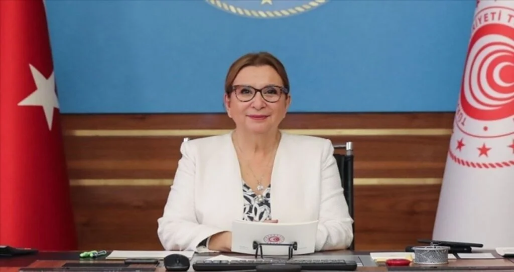 Bakan Pekcan: İhracatta yeni ve tarihi rekorlarla hedeflerimiz doğrultusunda güçlü adımlarla ilerliyoruz