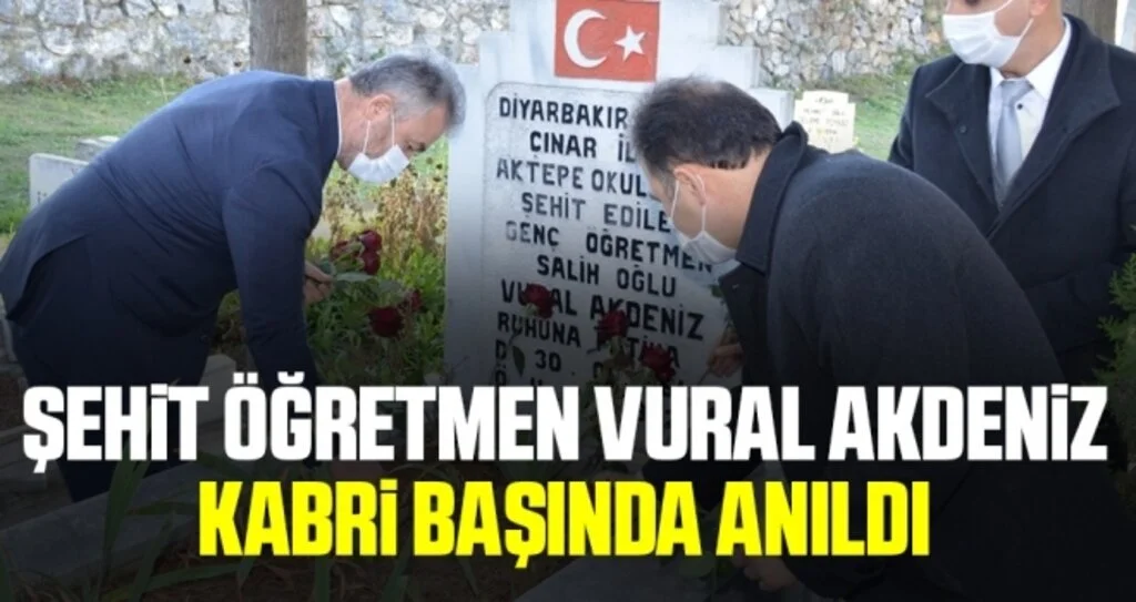 Başkan Topaloğlu, Şehit Öğretmen Vural Akdeniz’i kabri başında andı