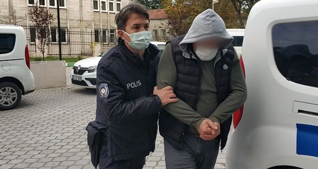 Çalıştığı iş yerinden hırsızlık yaptığı iddia edilen şahıs gözaltına alındı