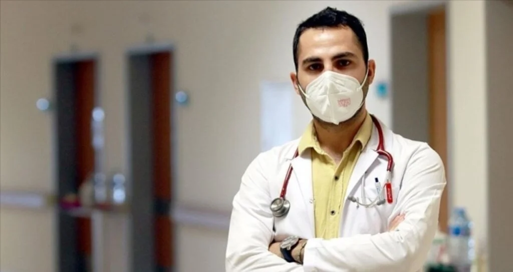 Dr. Bülent Akkurt: Maske takmayan birisini gördüğümüzde bu canımızı acıtıyor