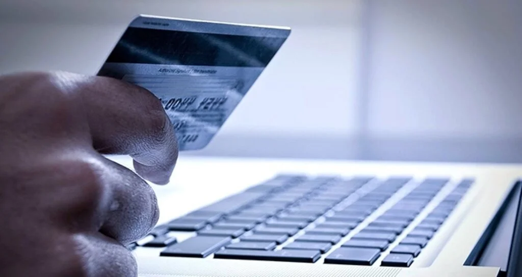 İndirim günlerinde güvenli online alışveriş yapmanın 8 yolu