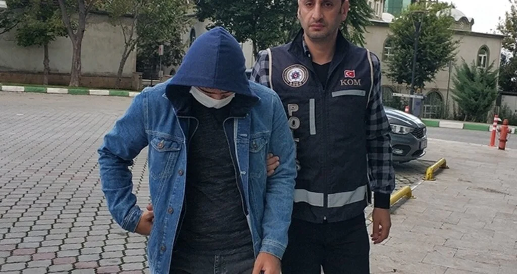 İstanbul merkezli FETÖ operasyonundan bir kişi adliyeye sevk edildi