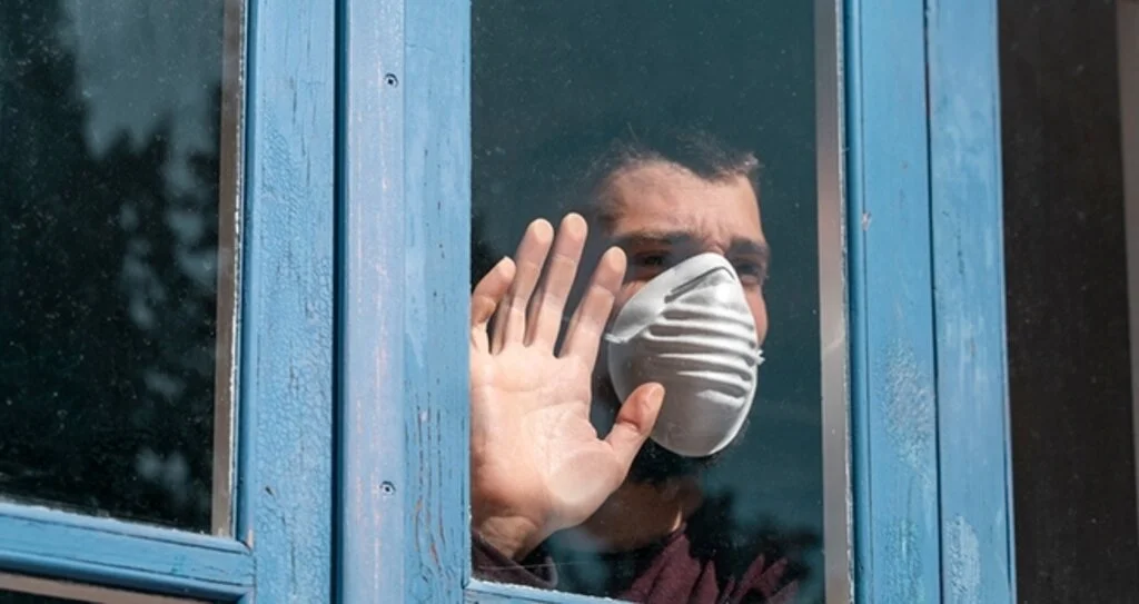 Korona virüslü Hasta İle Aynı Evde Yaşamın 10 Önemli Kuralı