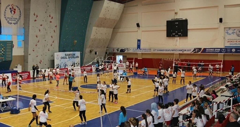 Küçükler Yine Eve Kapandı