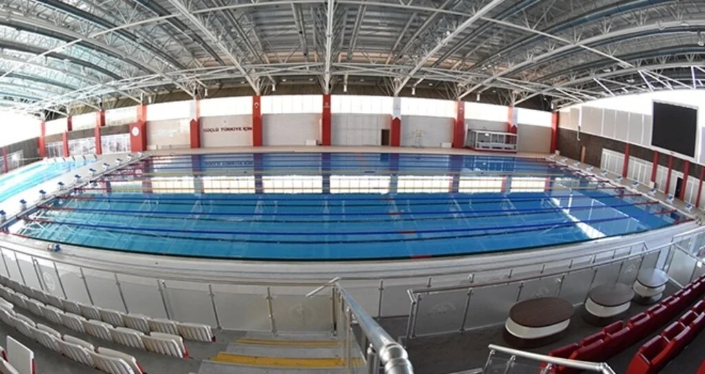 Olimpiyat Yüzme Havuzuna Tam Not
