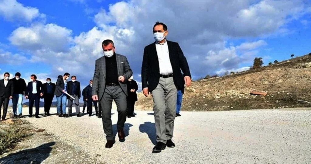 Samsun Büyükşehir Belediye Başkanı Mustafa Demir, Havza’da vatandaşlarla bir araya gelerek, "Havza’daki bin dönüm olan Organize Sanayi Bölgesi'ni (OSB) 10 bin dönüme çıkarıyoruz. 10 kat arttırıyoruz. 