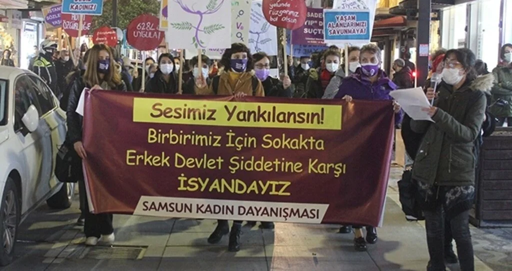 Samsun’da kadınlar şiddete ‘dur’ demek için yürüdü