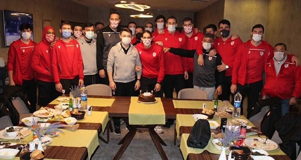 Samsunspor Basketbol'da Berkay'a sürpriz parti