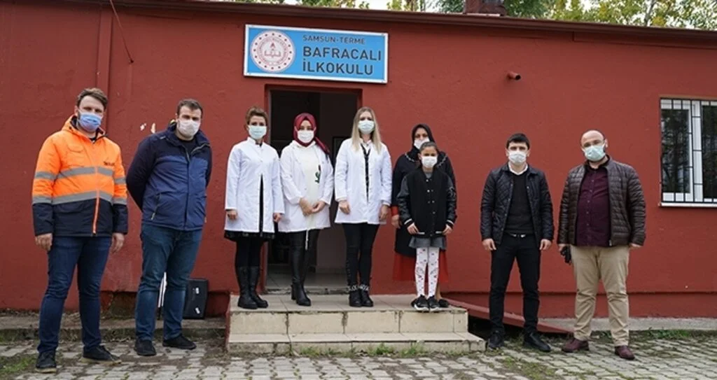 'Sen Çok Yaşa Öğretmenim'