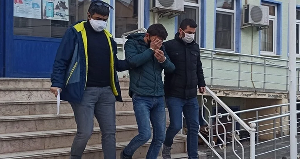 3 gün önce çalışmaya başladığı iş yerinin kasasından para çalan şahıs yakalandı