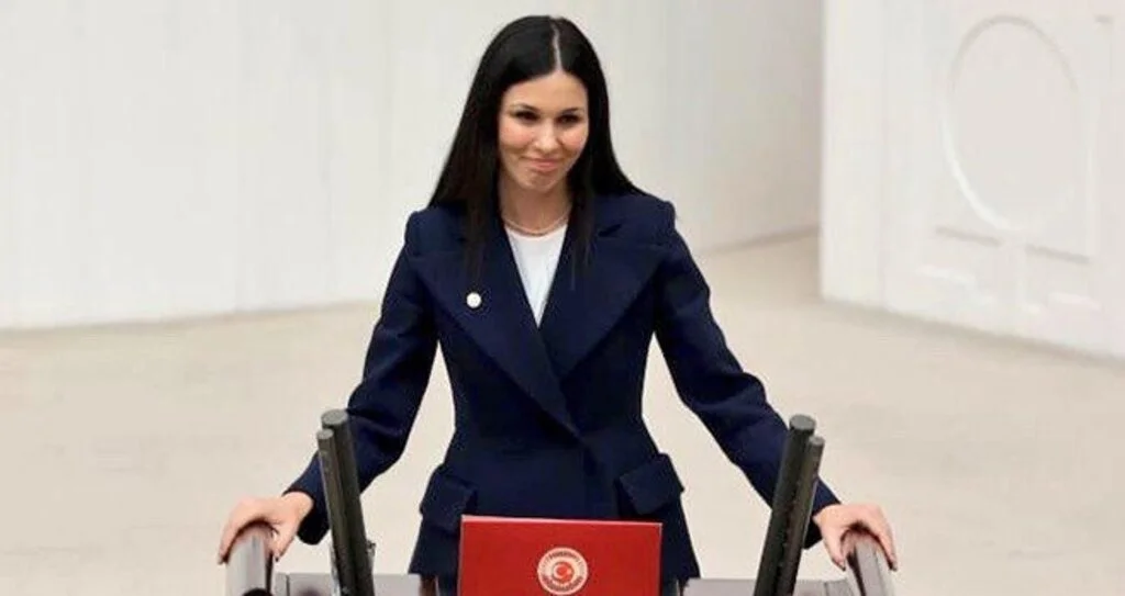 AK Parti'li Karaaslan'dan Dünya Kadın Hakları Günü mesajı