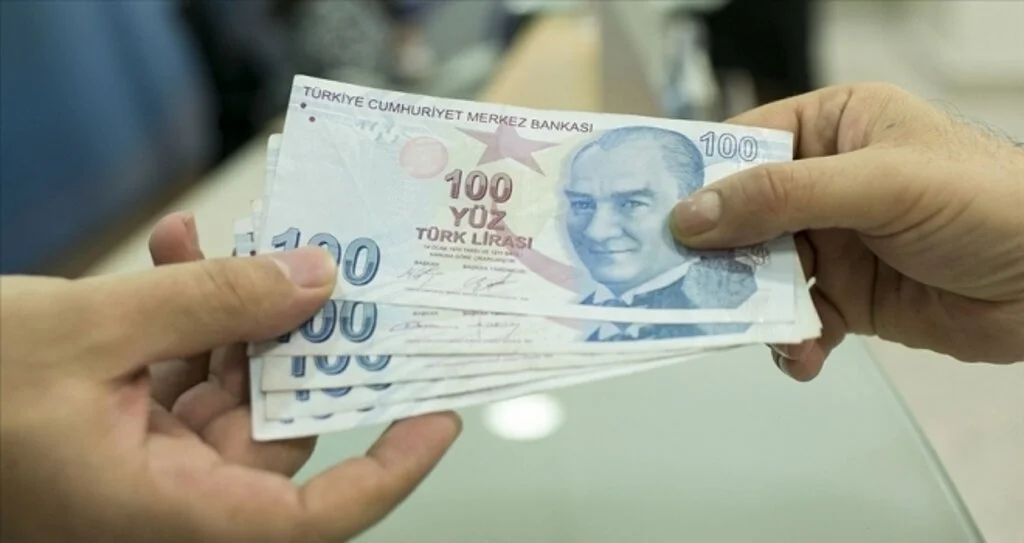 Baba, üniversite mezunu işsiz çocuğuna yardım nafakası ödeyecek
