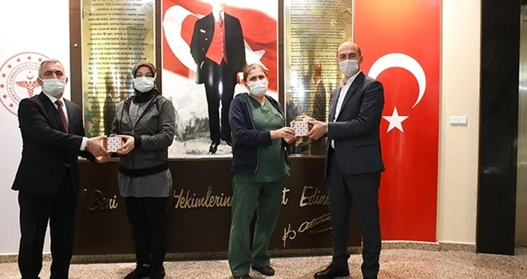 Başkan Kılıç'tan sağlıkçılara yeni yıl sürprizi