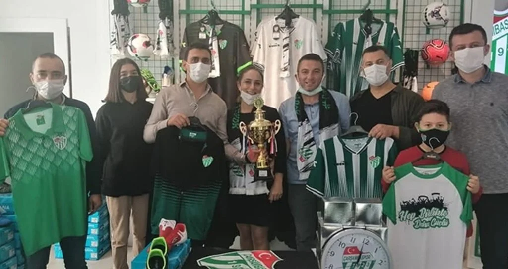 Çarşamba Takımına Sahip Çıkıyor