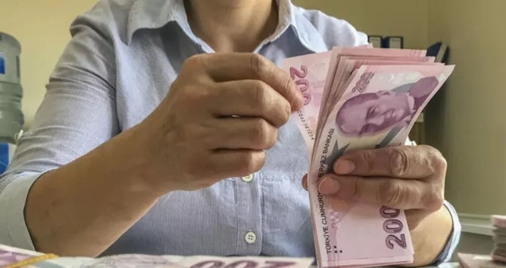 Esnaf ve sanatkârlara 2021'de yüzde 50 faiz indirimli kredi kullandıracak