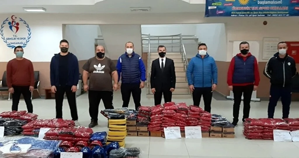 Gençlere Malzeme Desteği
