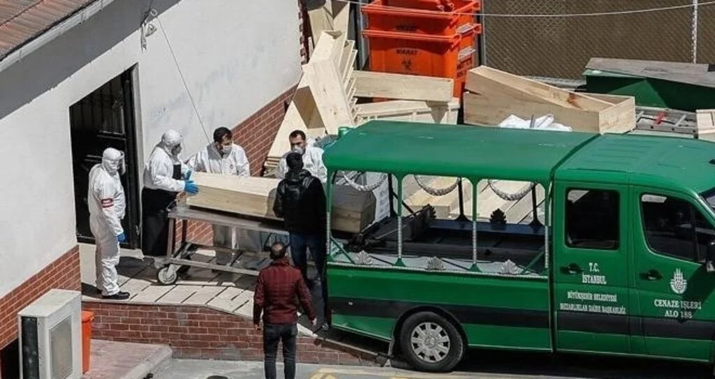 İBB doktoru Ümit Erdim Covid-19 nedeniyle hayatını kaybetti