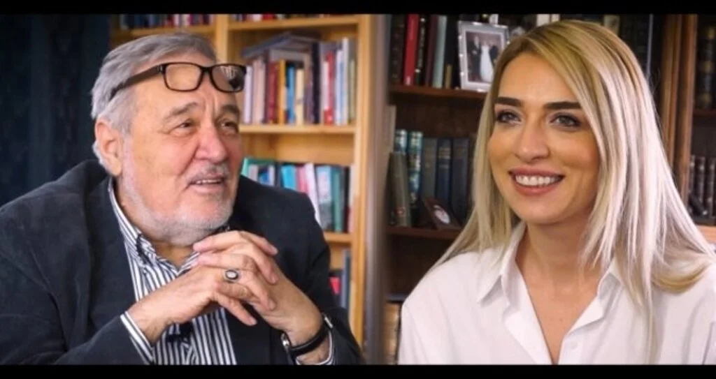 İlber Ortaylı'nın yayının bittiğini sanarak söylediği "Maşallah şuna bak" sözleri sosyal medyada gündemde