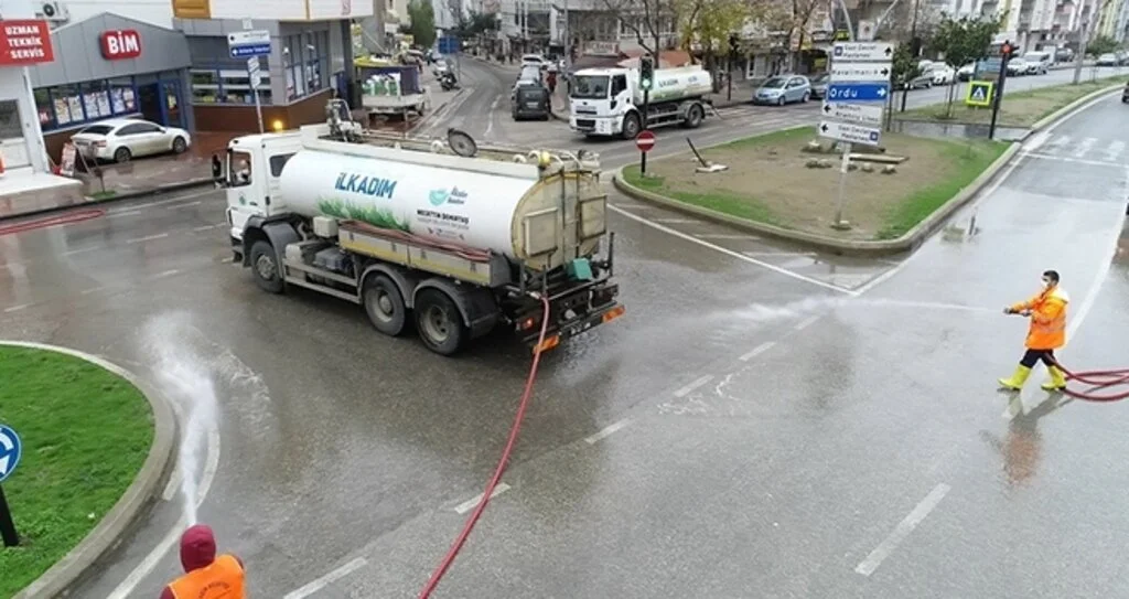 İlkadım Belediyesi kısıtlamada da hizmete devam ediyor